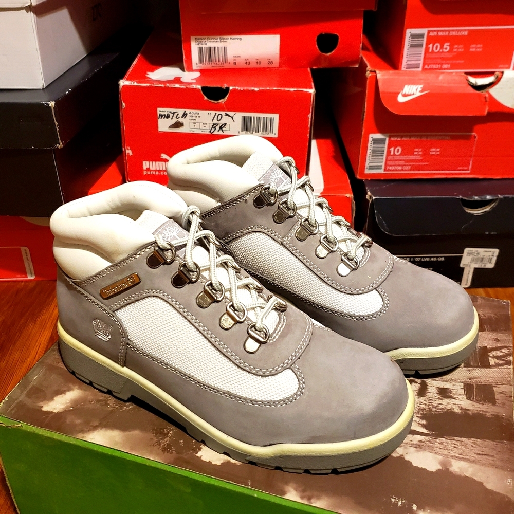 TIMBERLAND- JUNIOR FIELD BOOTS. Size- 4.5 - Picture 4 of 5
